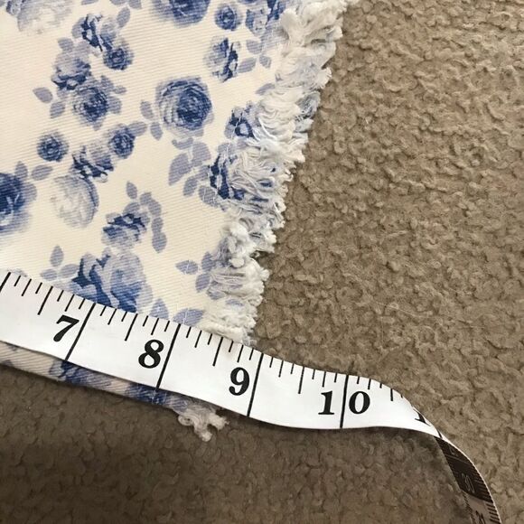 NWT H&M Divided Shorts White Blue Flower Size 4 - Picture 10 of 10